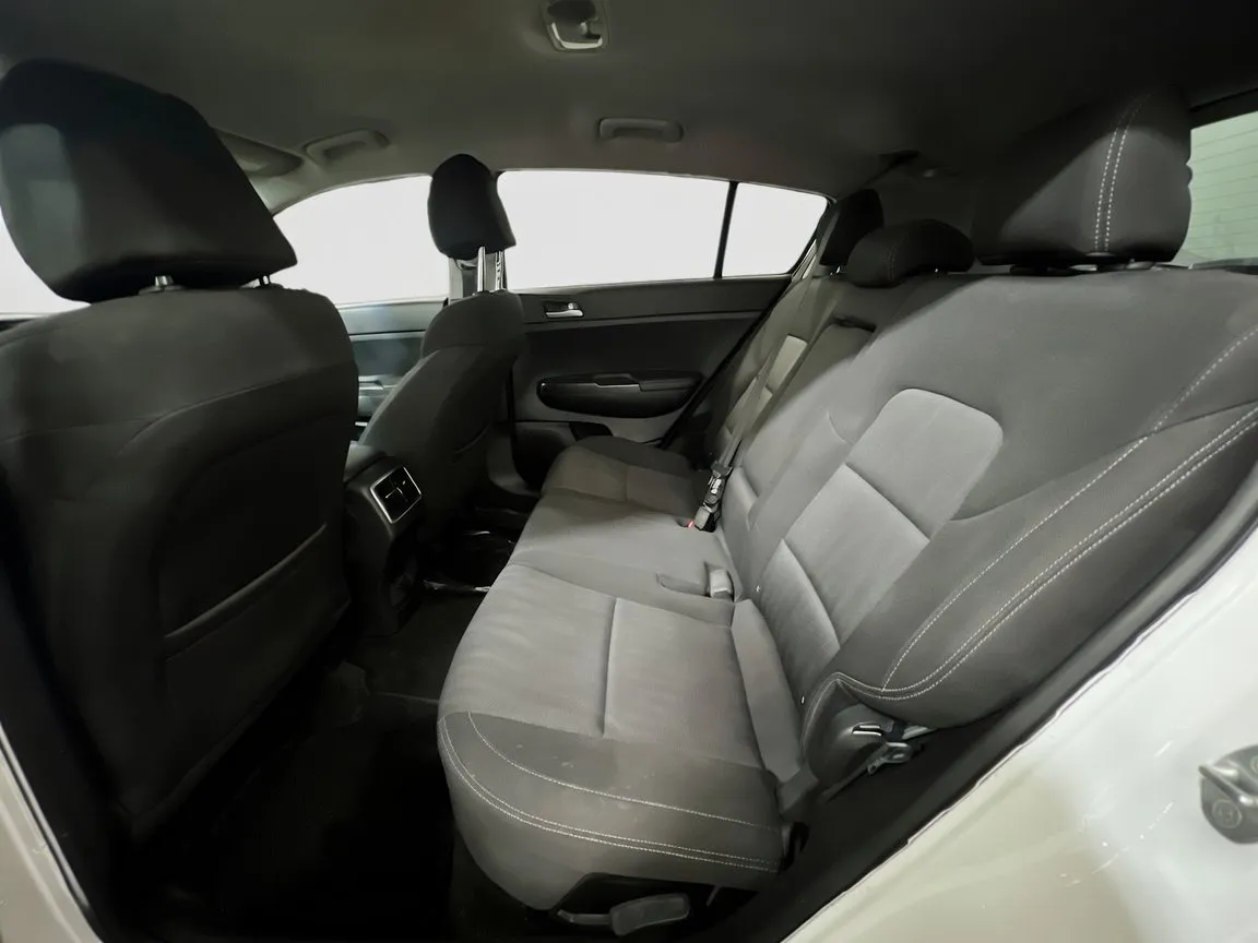2020 Kia Sportage LX - Photo 16