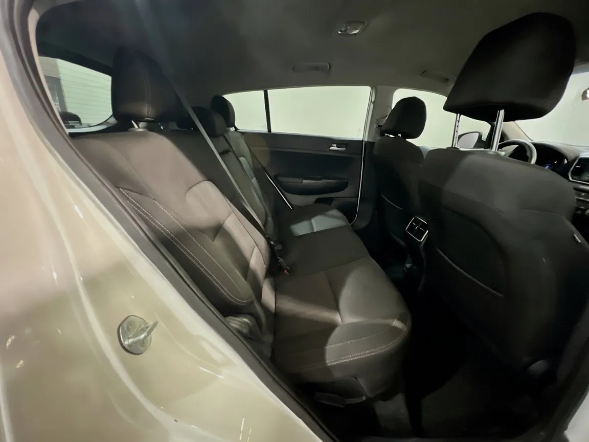 2020 Kia Sportage LX - Photo 19