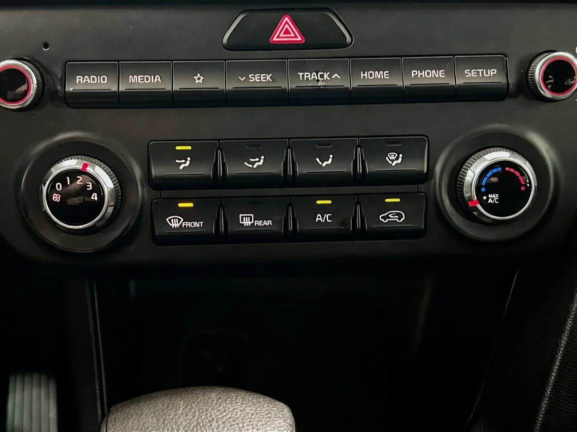 2020 Kia Sportage LX - Photo 11