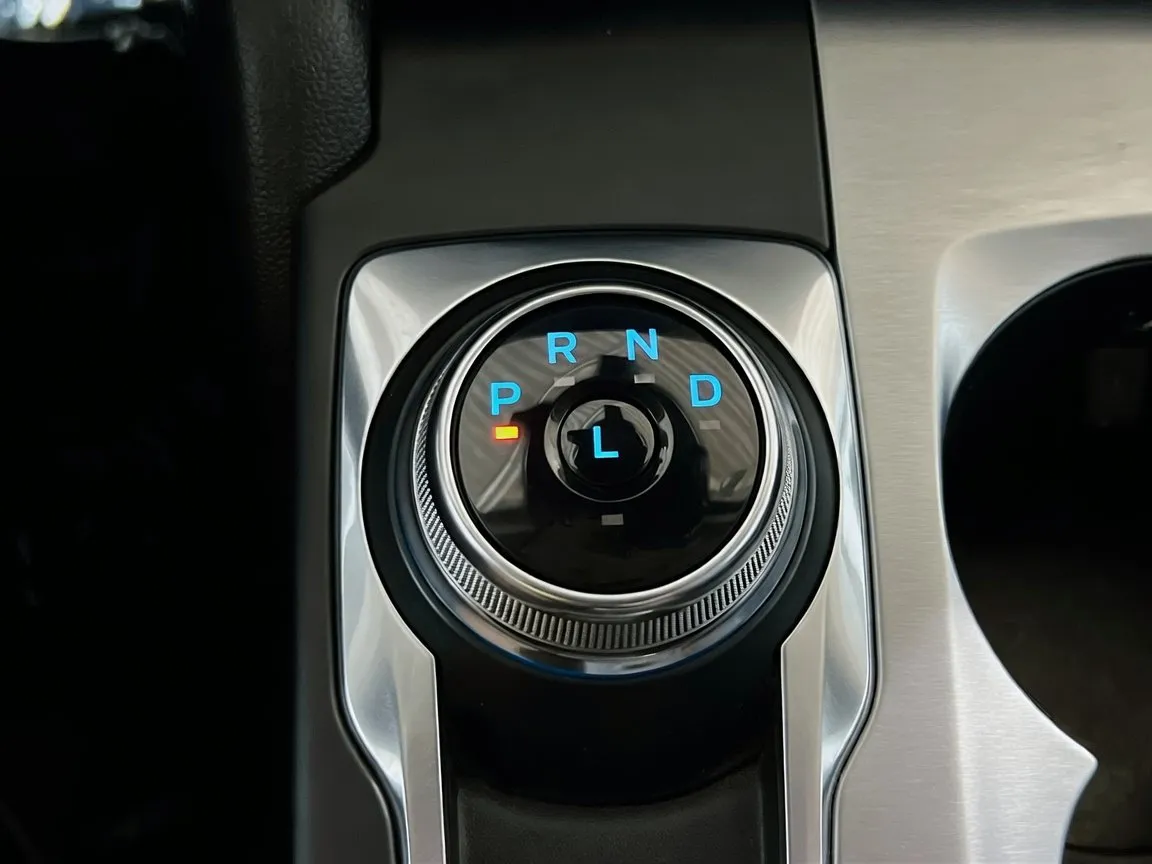 2024 Ford Escape PHEV - Photo 13