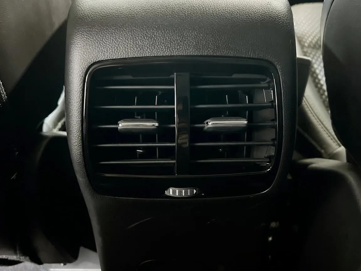 2024 Ford Escape PHEV - Photo 18