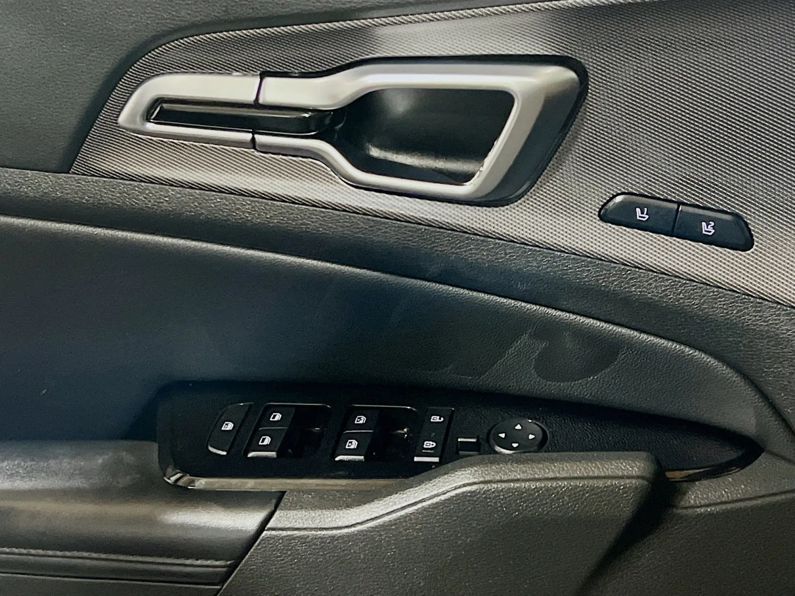 2023 Kia Sportage SX - Photo 13