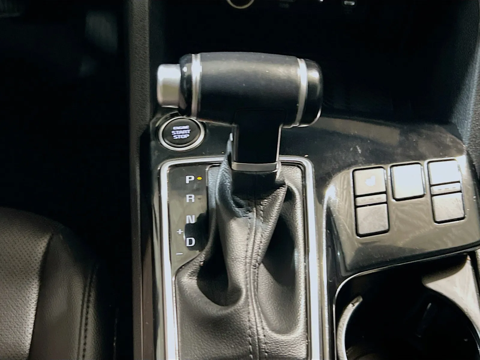 2023 Kia Sportage SX - Photo 12