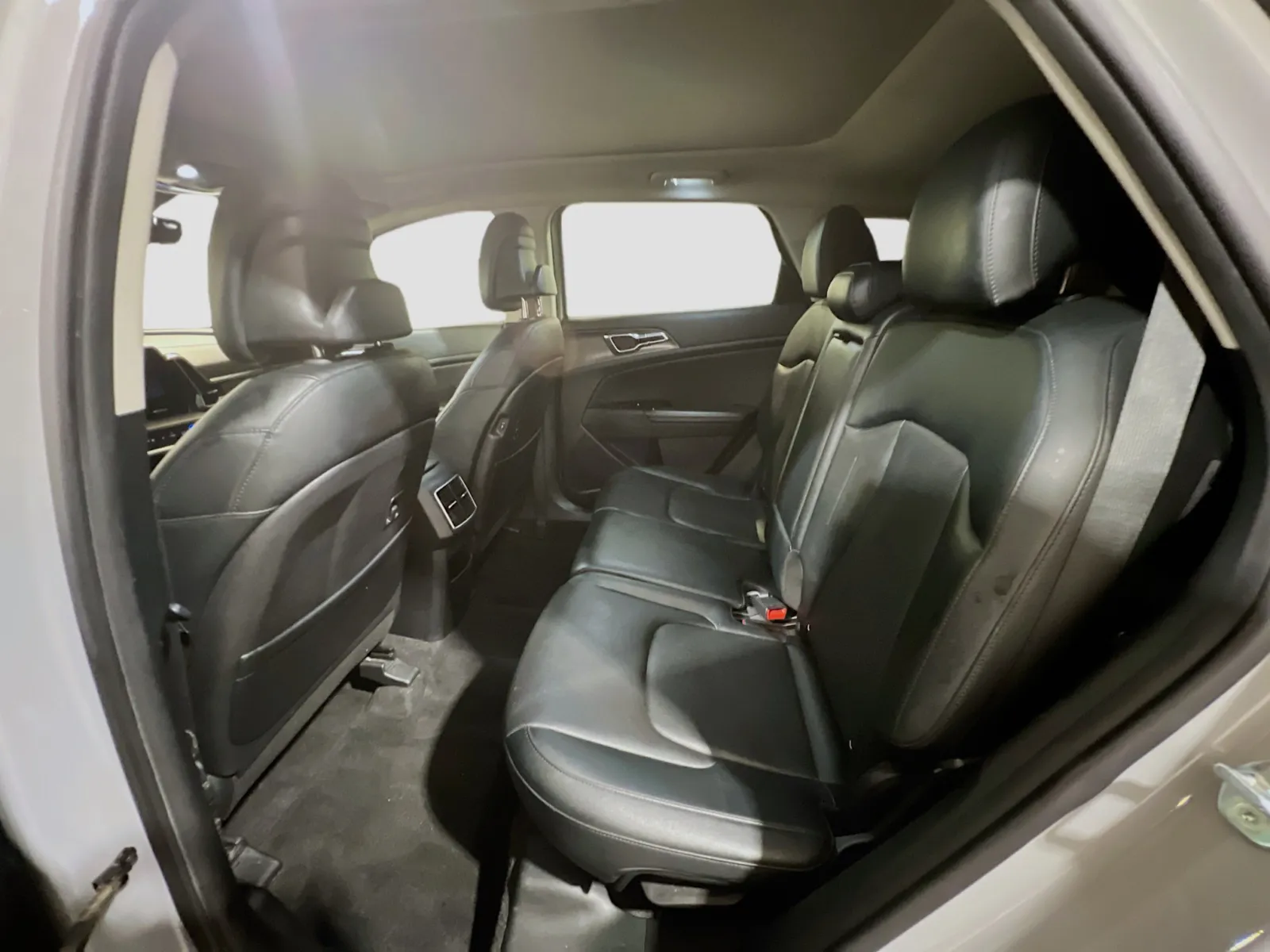 2023 Kia Sportage SX - Photo 18