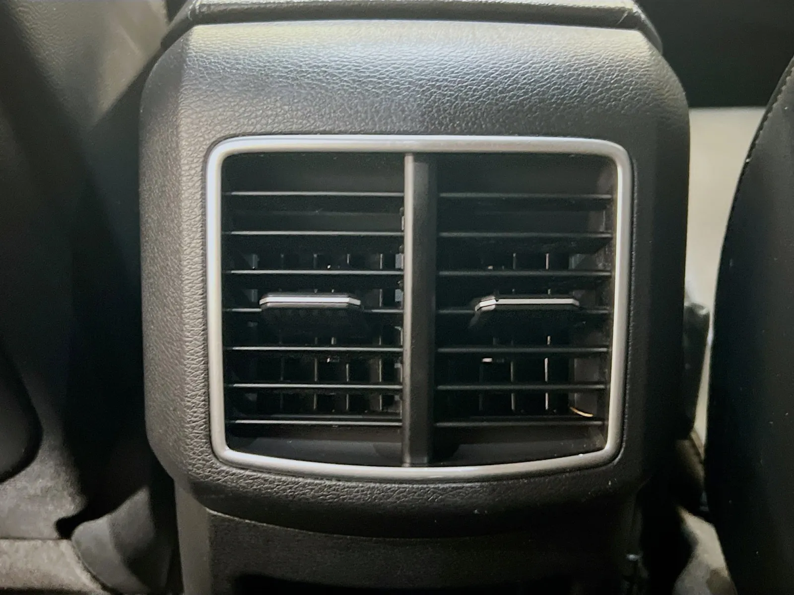 2023 Kia Sportage SX - Photo 19