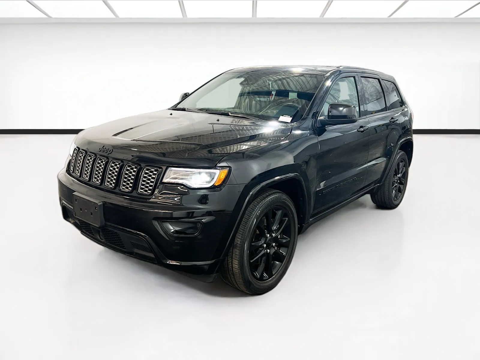 2022 Jeep Grand Cherokee WK Laredo X - Photo 1