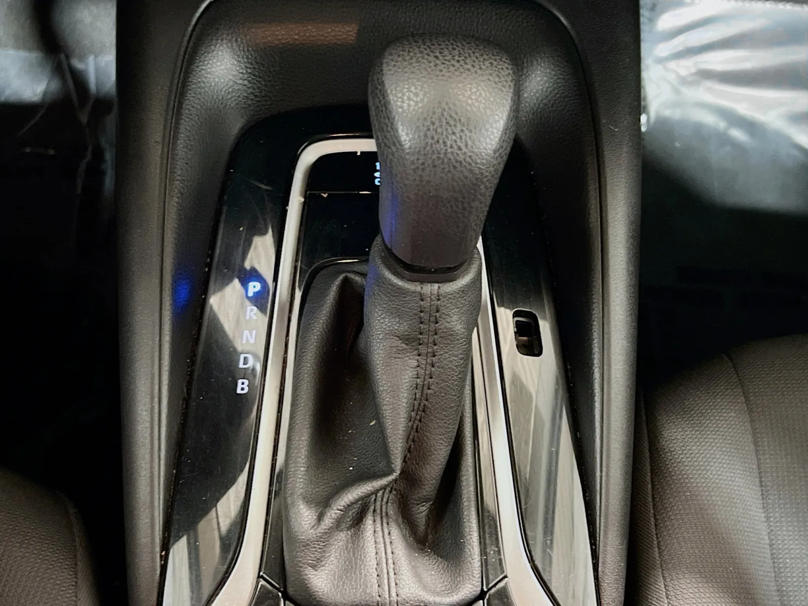 2021 Toyota Corolla LE - Photo 12