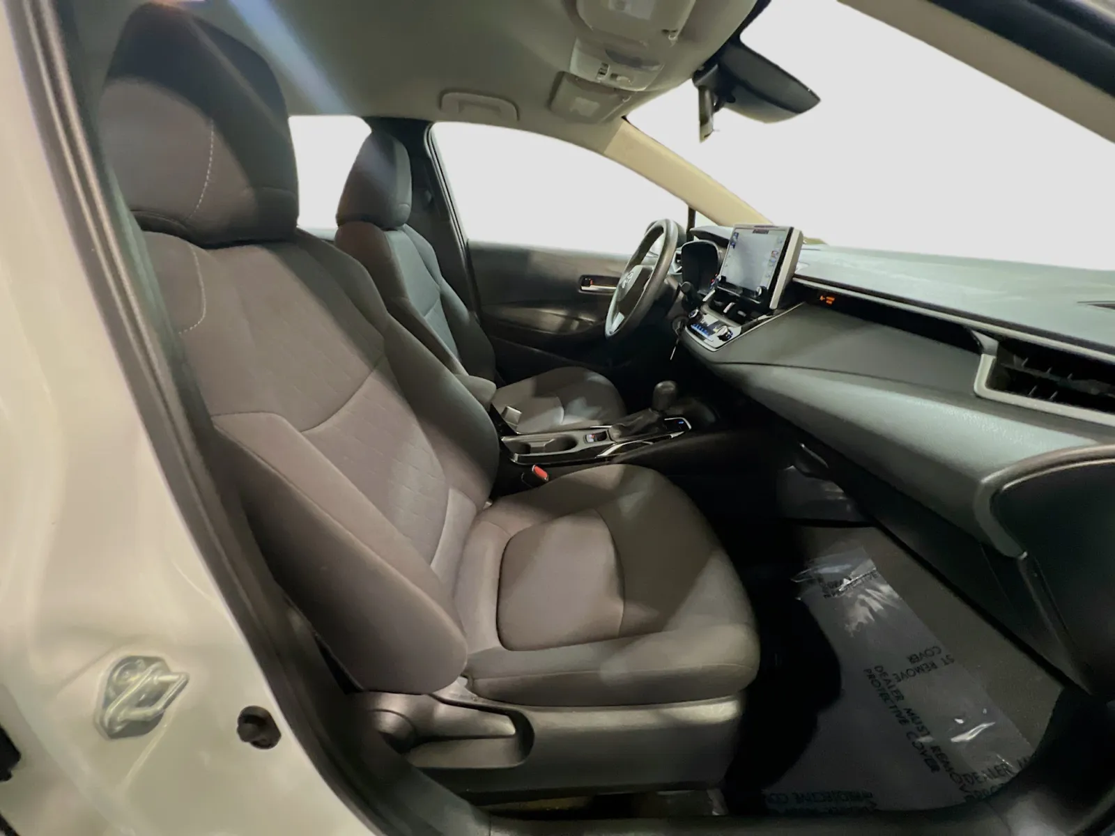2021 Toyota Corolla LE - Photo 19