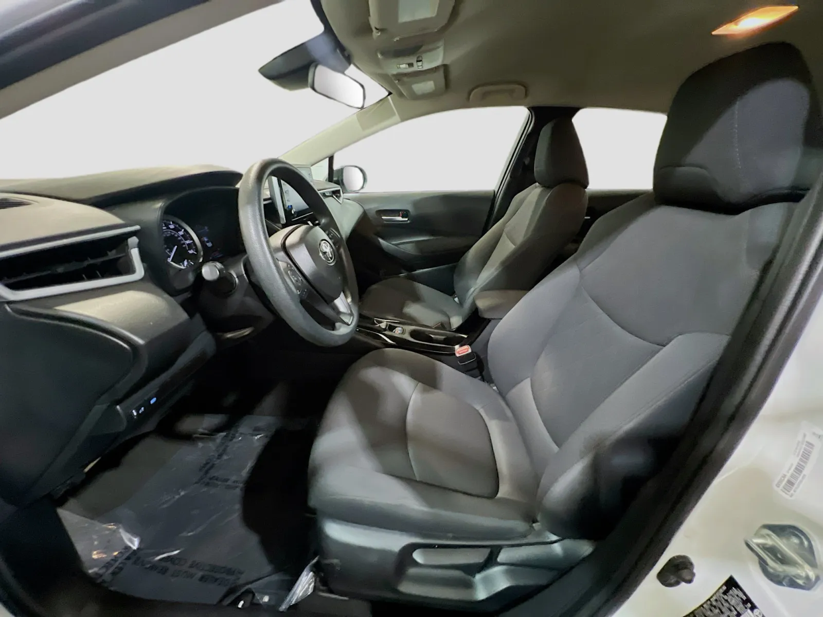 2021 Toyota Corolla LE - Photo 14