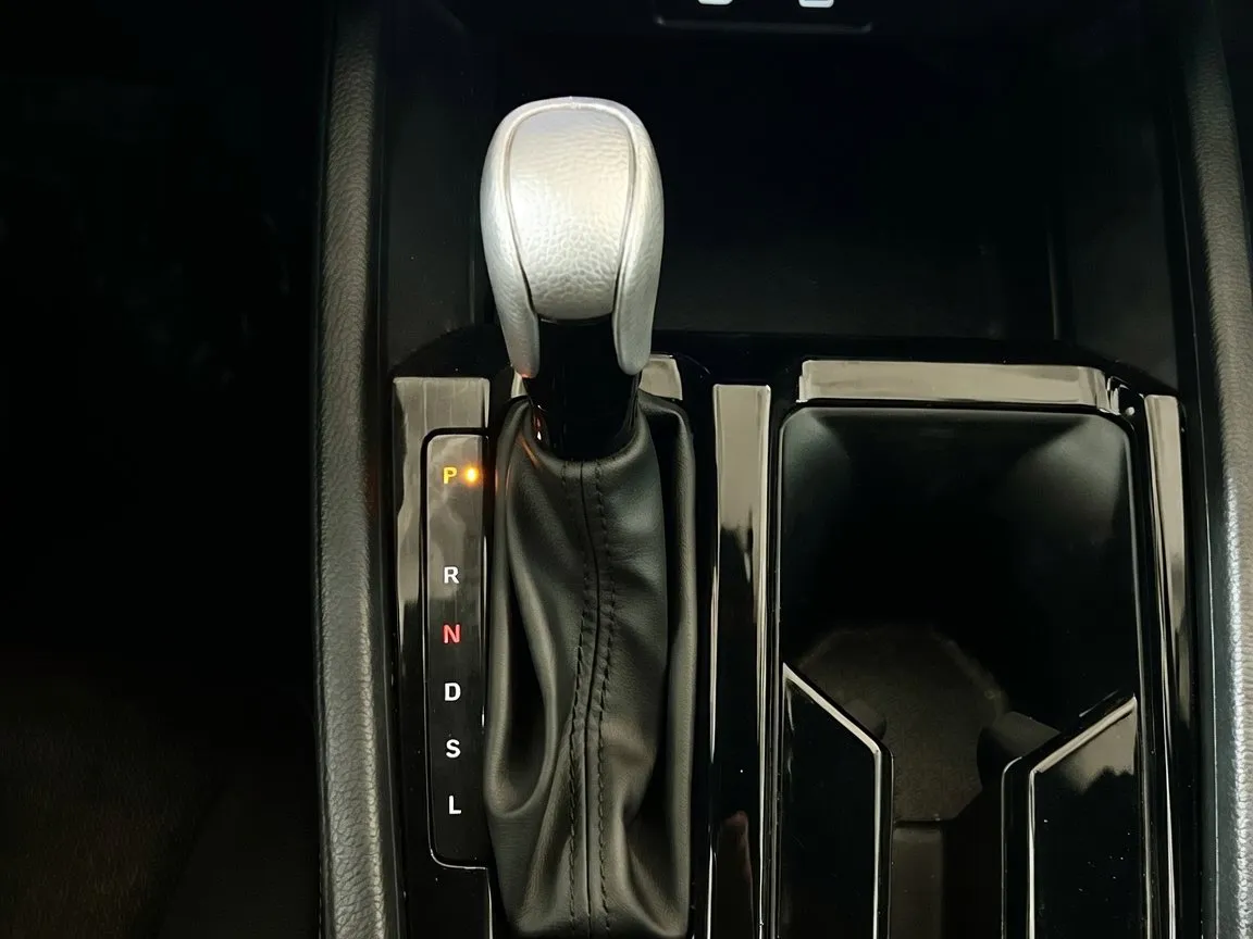 2024 Honda Accord EX - Photo 12