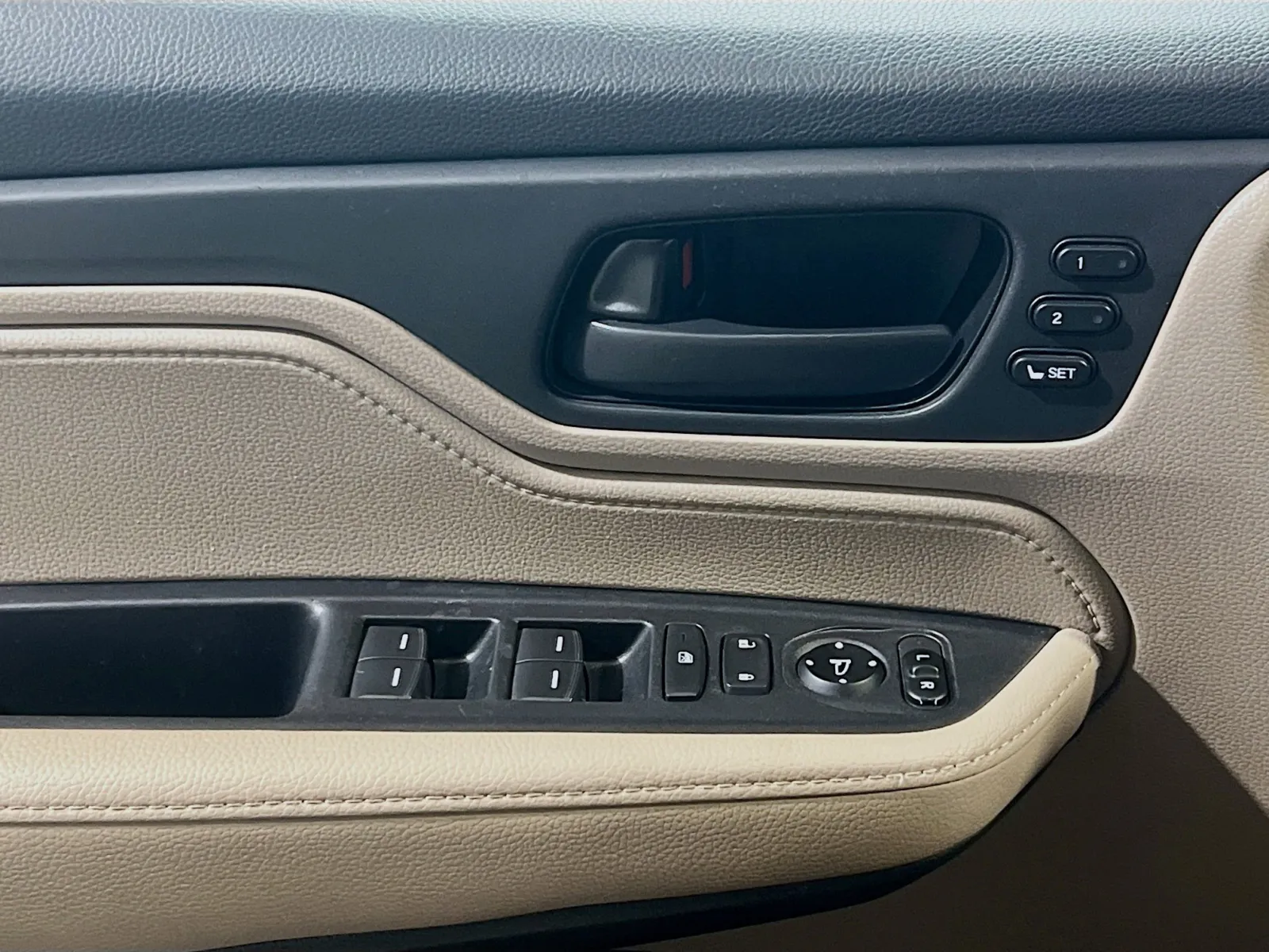 2019 Honda Odyssey EX-L - Photo 13