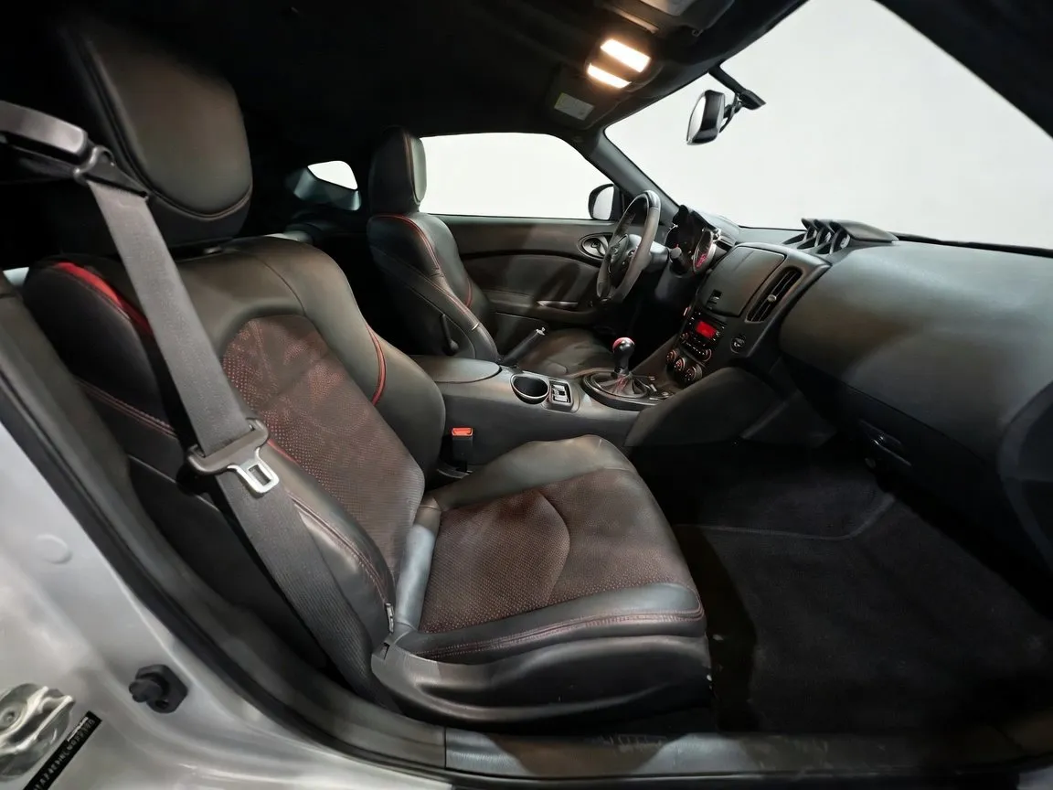 2020 Nissan 370Z Coupe Sport - Photo 20