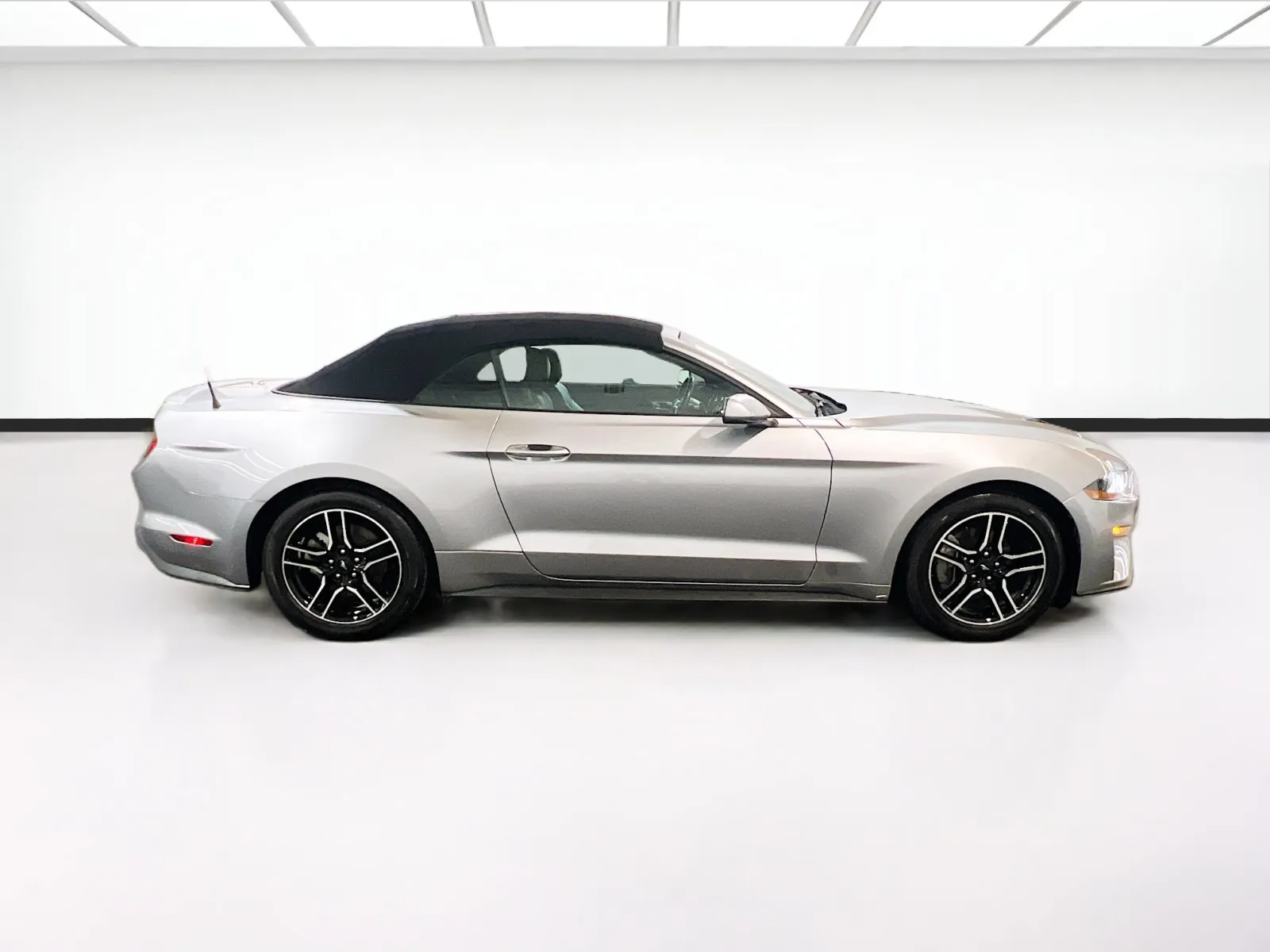 2022 Ford Mustang EcoBoost Premium - Photo 22