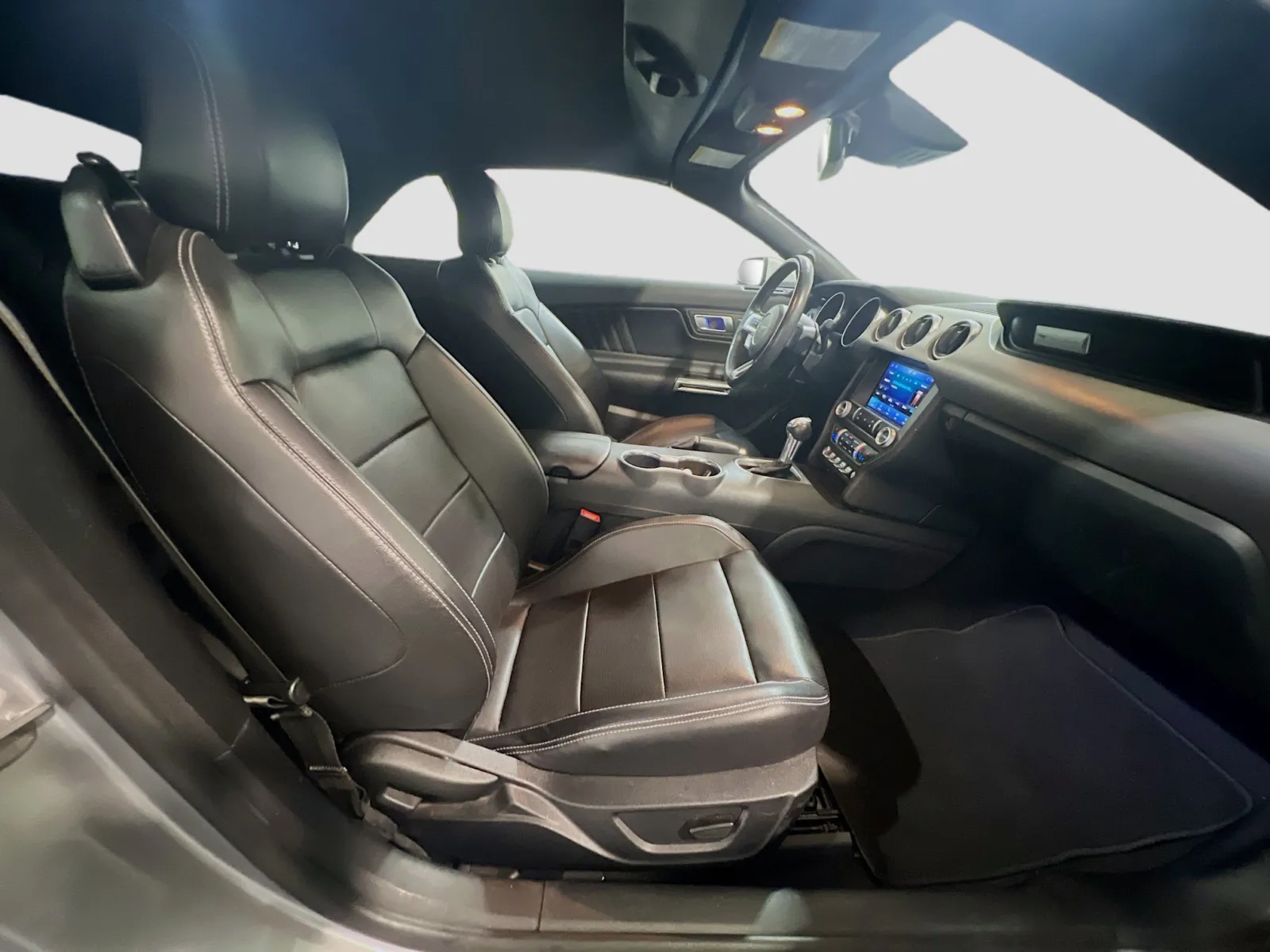 2022 Ford Mustang EcoBoost Premium - Photo 19