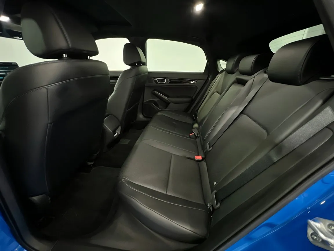 2022 Honda Civic Hatchback Sport Touring - Photo 19