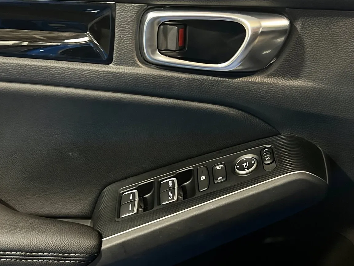 2022 Honda Civic Hatchback Sport Touring - Photo 14