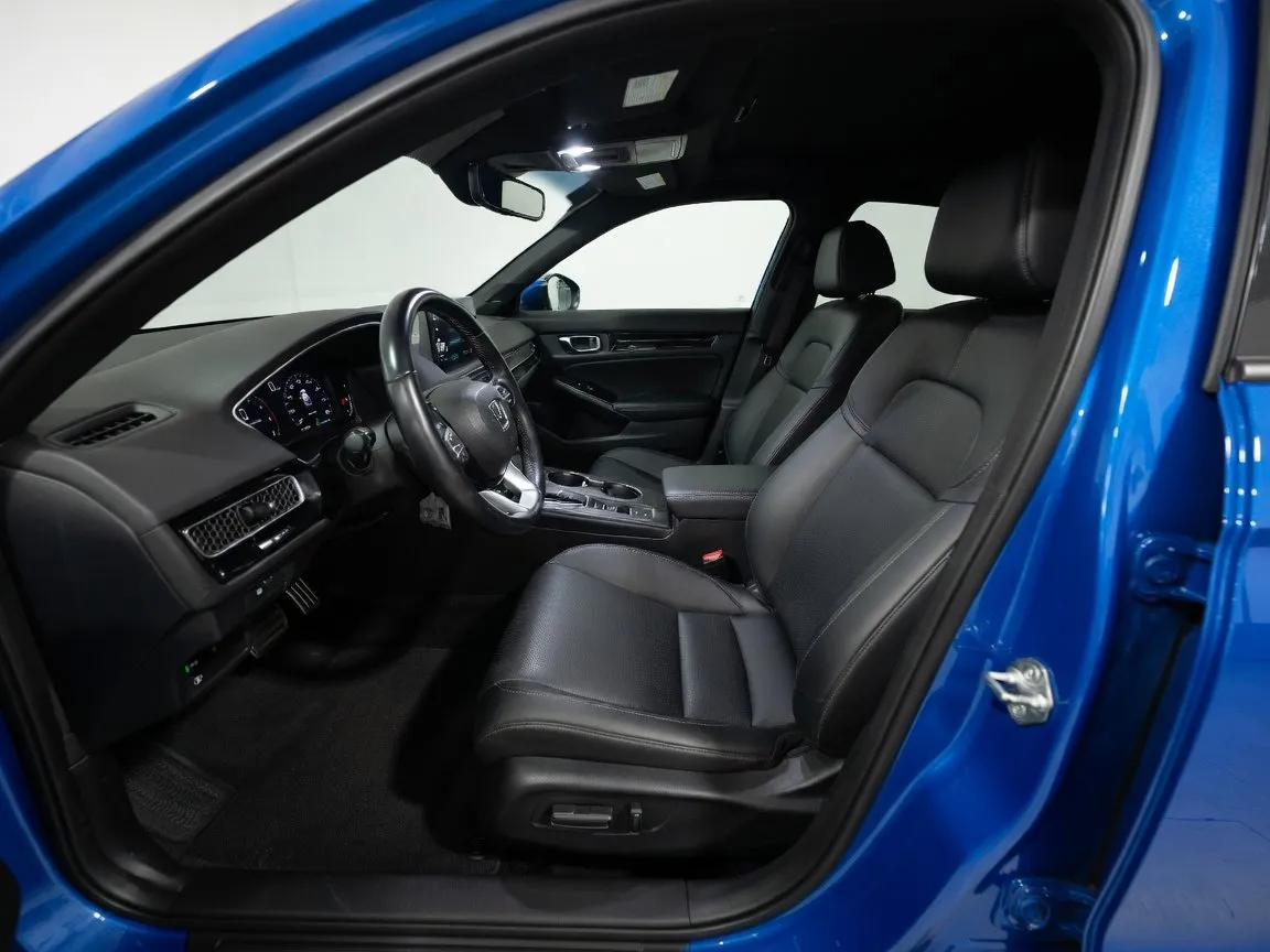 2022 Honda Civic Hatchback Sport Touring - Photo 16