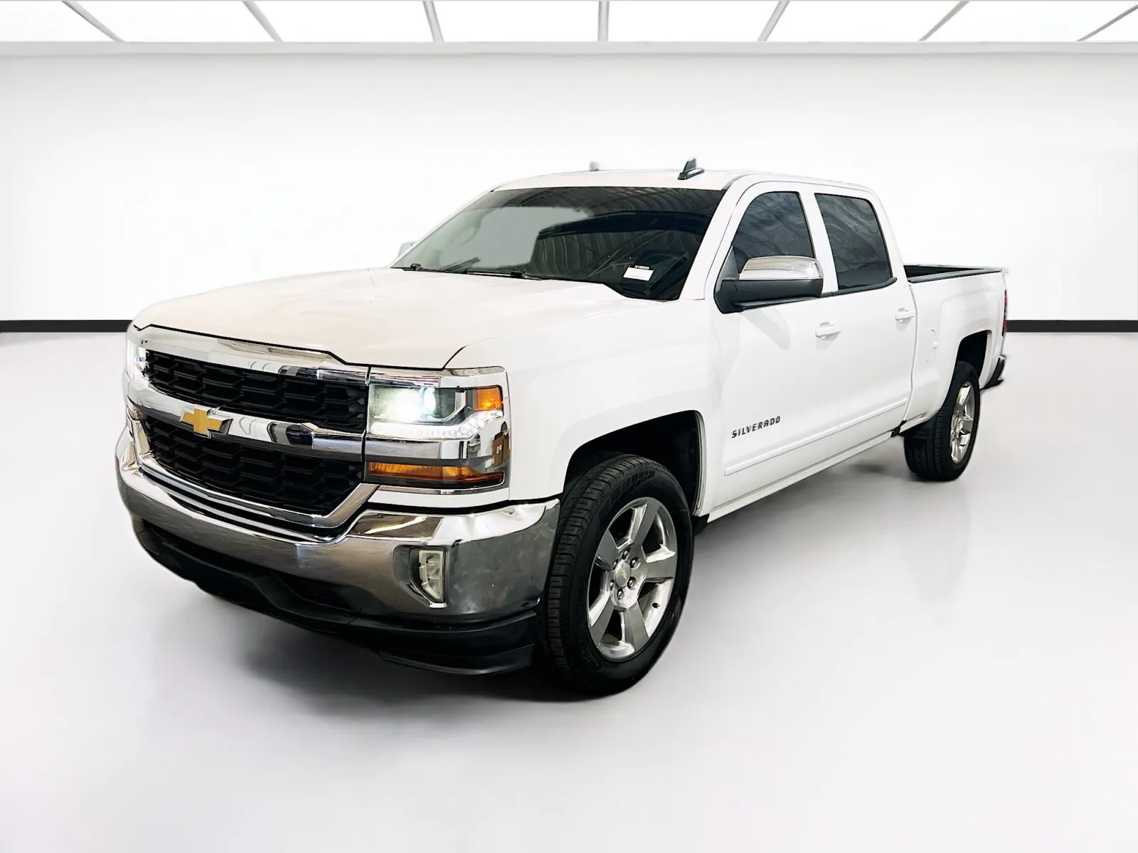 White 2017 Chevrolet Silverado 1500 LT for sale in Chandler, AZ