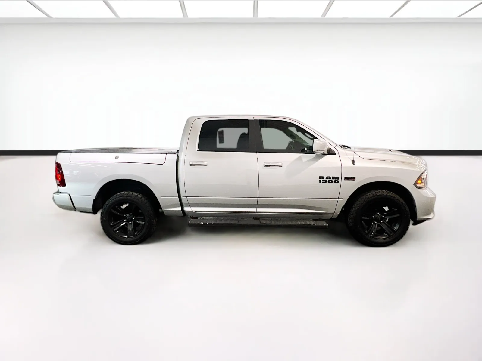 2018 RAM Ram 1500 Pickup Night - Photo 23