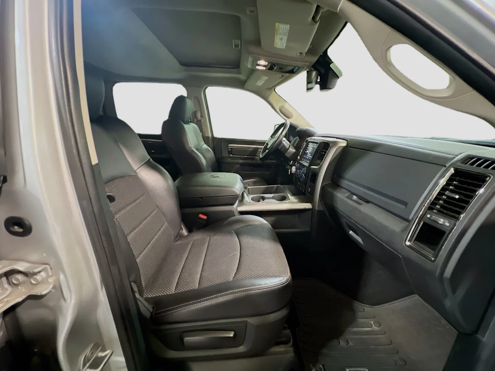 2018 RAM Ram 1500 Pickup Night - Photo 20