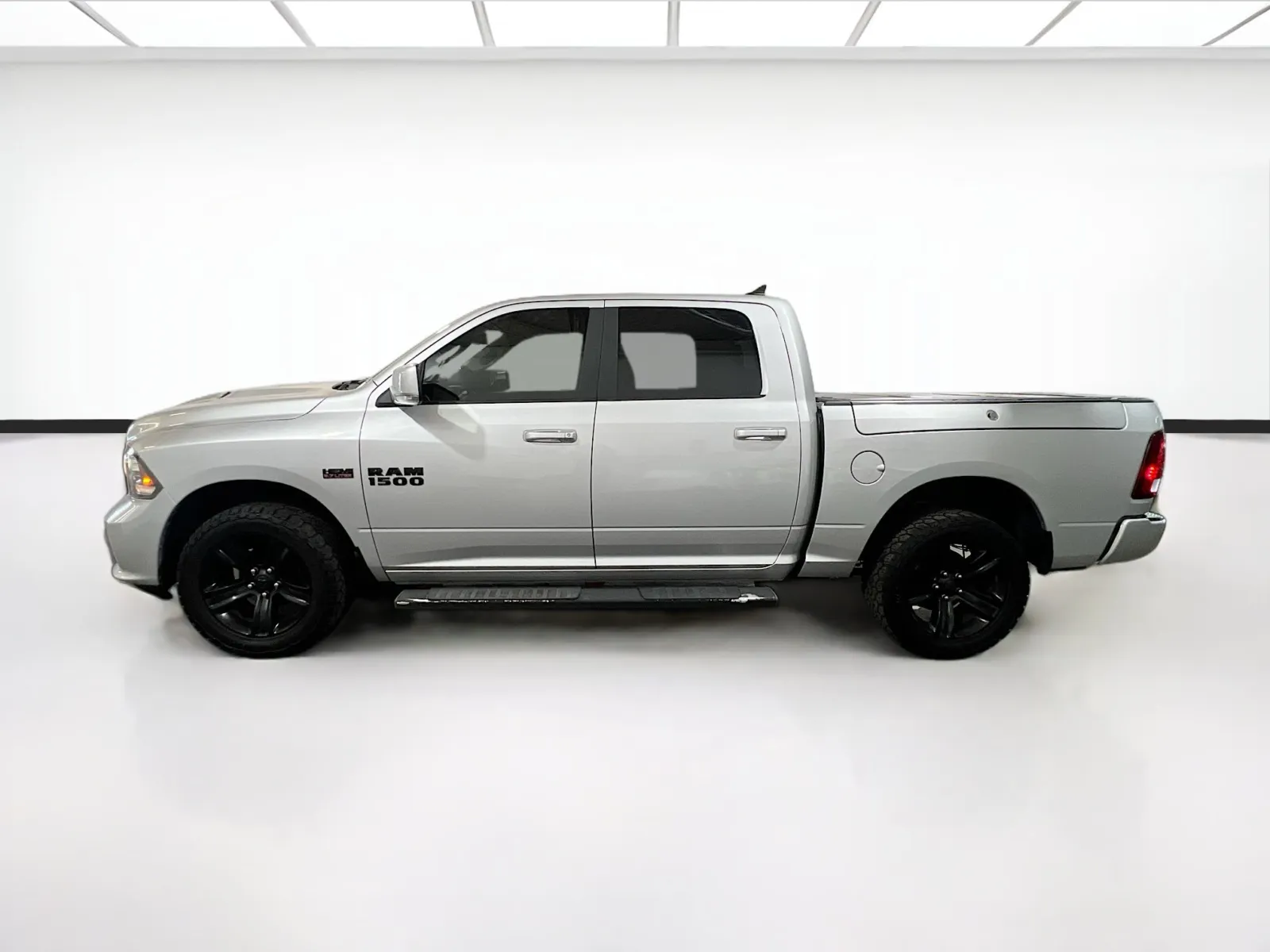 2018 RAM Ram 1500 Pickup Night - Photo 22