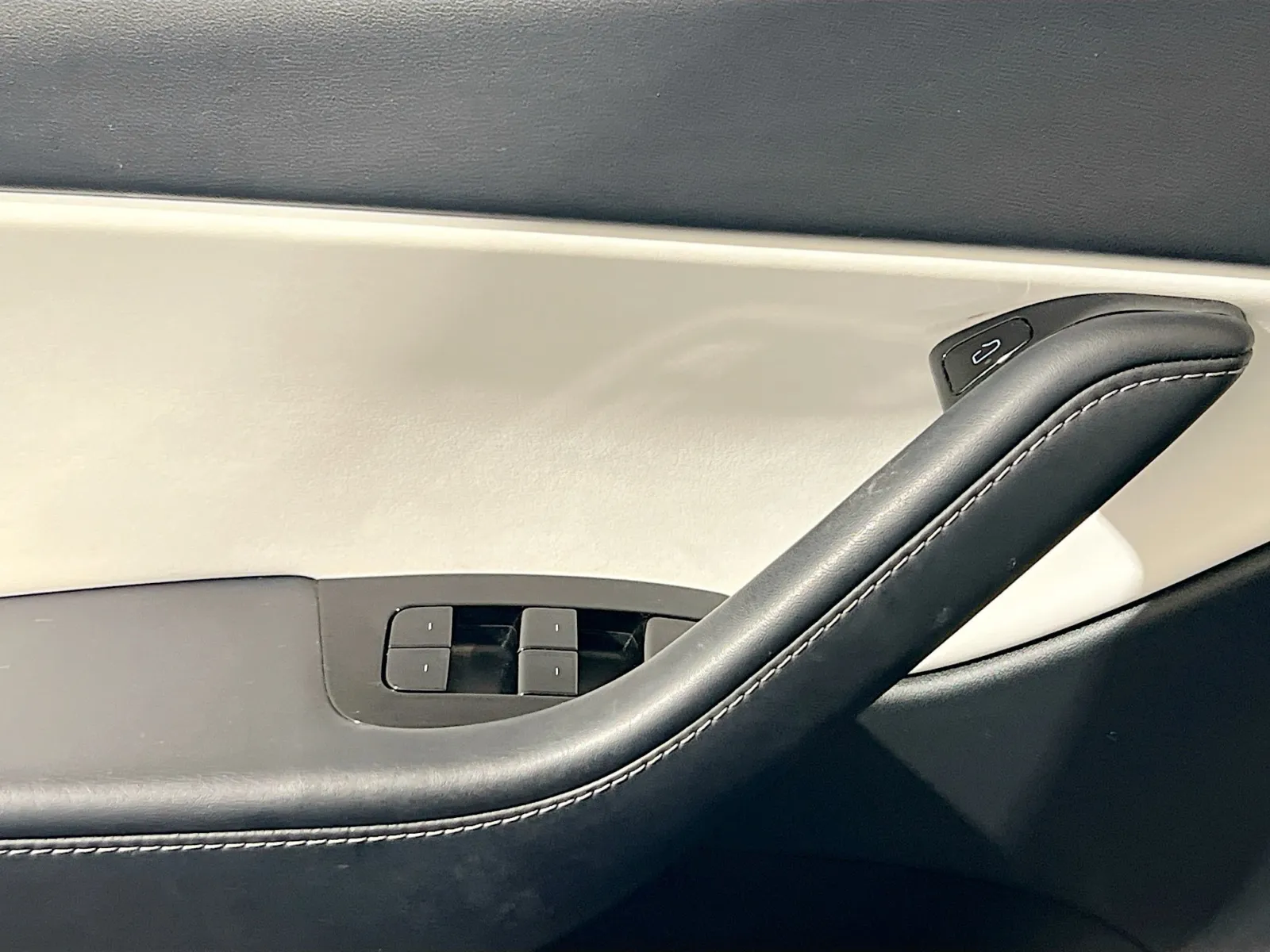 2021 Tesla Model Y Standard Range - Photo 14