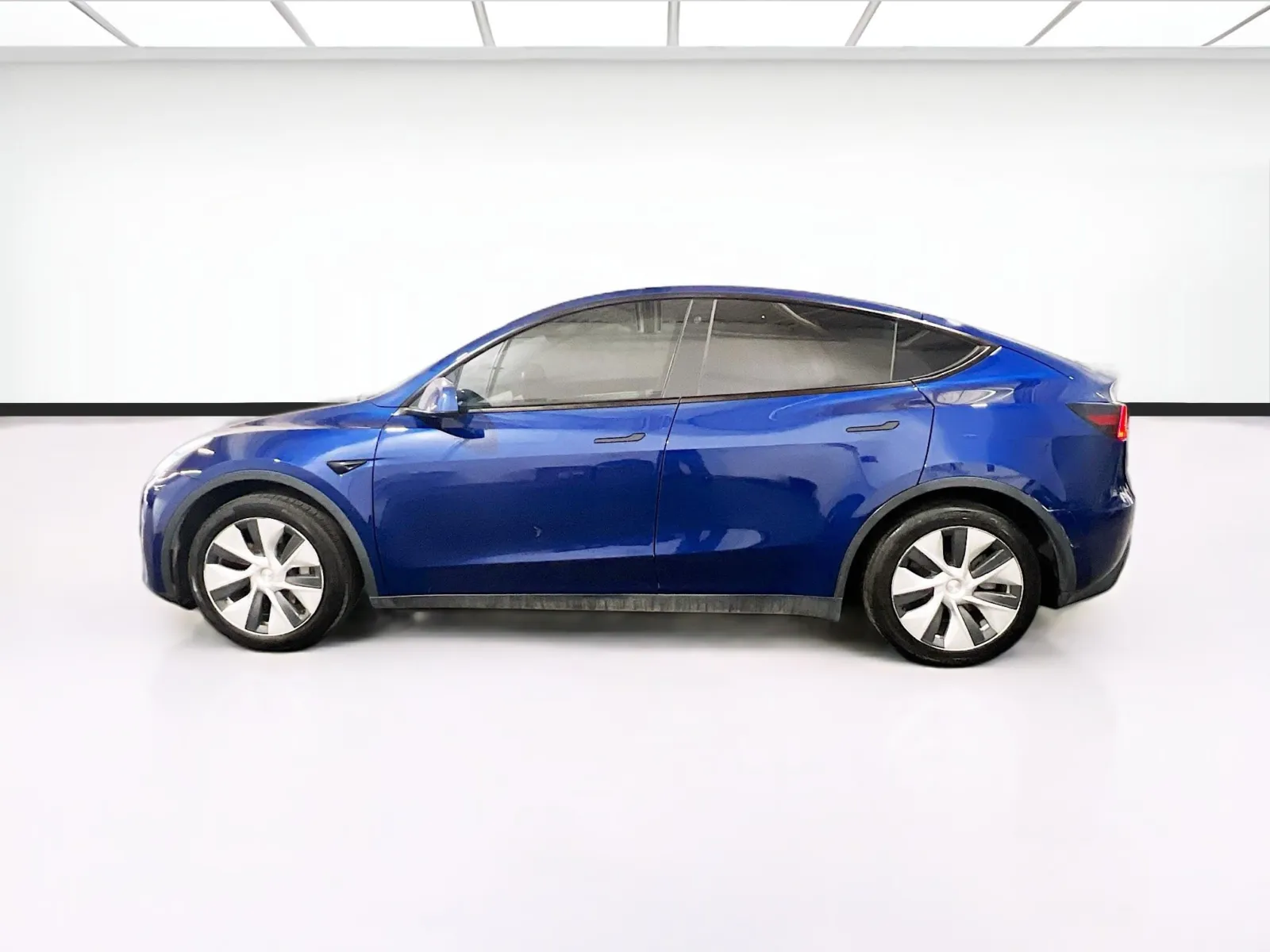 2021 Tesla Model Y Standard Range - Photo 22