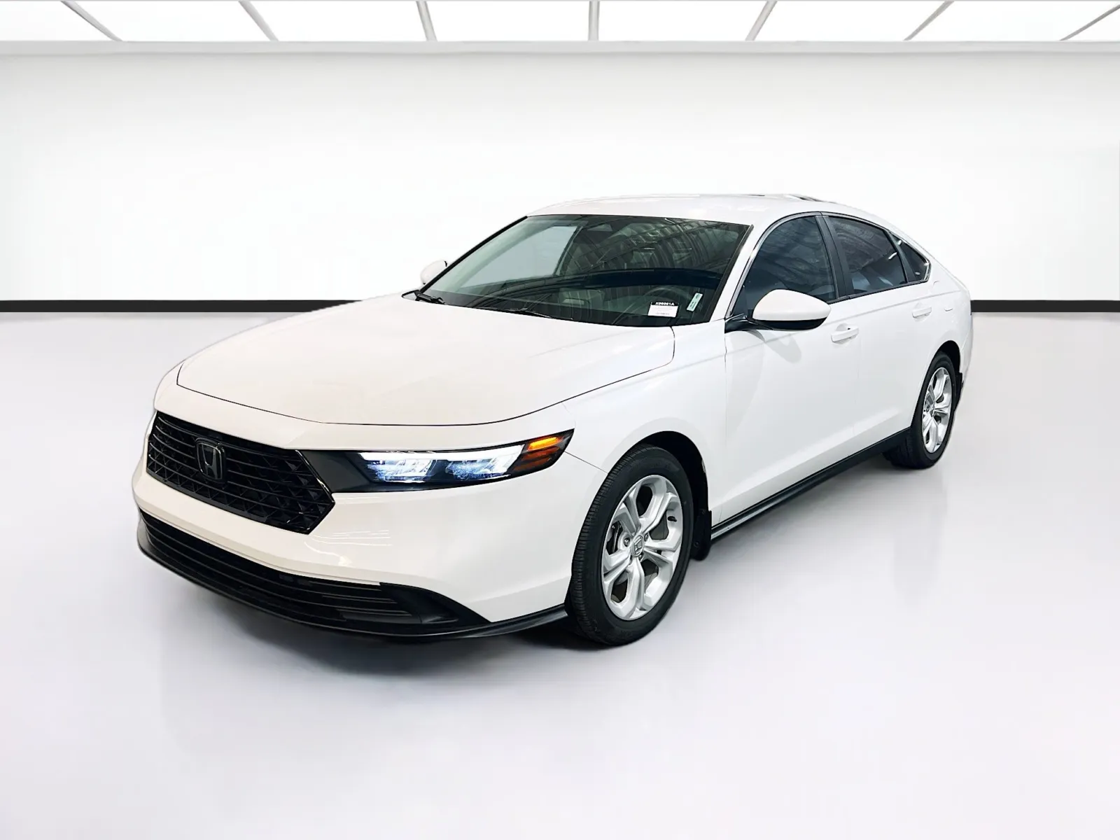 White 2024 Honda Accord Sedan LX for sale in Chandler, AZ