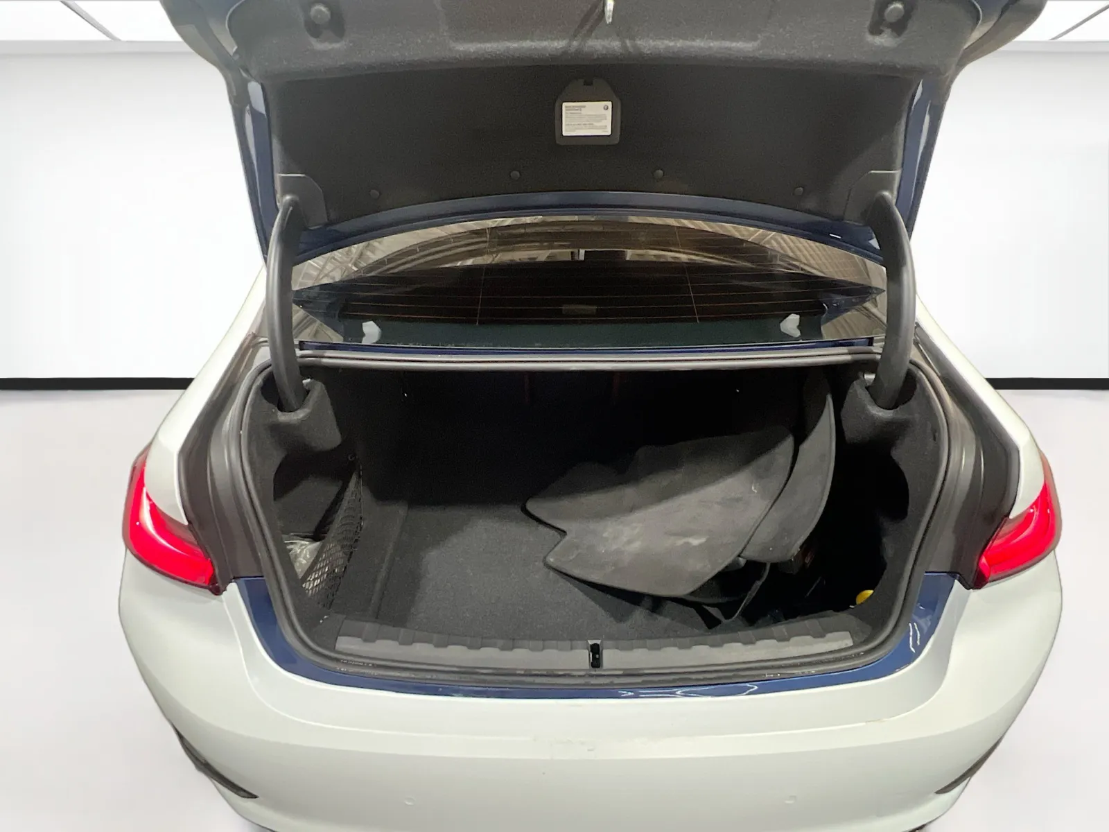 2022 BMW 3 Series 330i - Photo 20