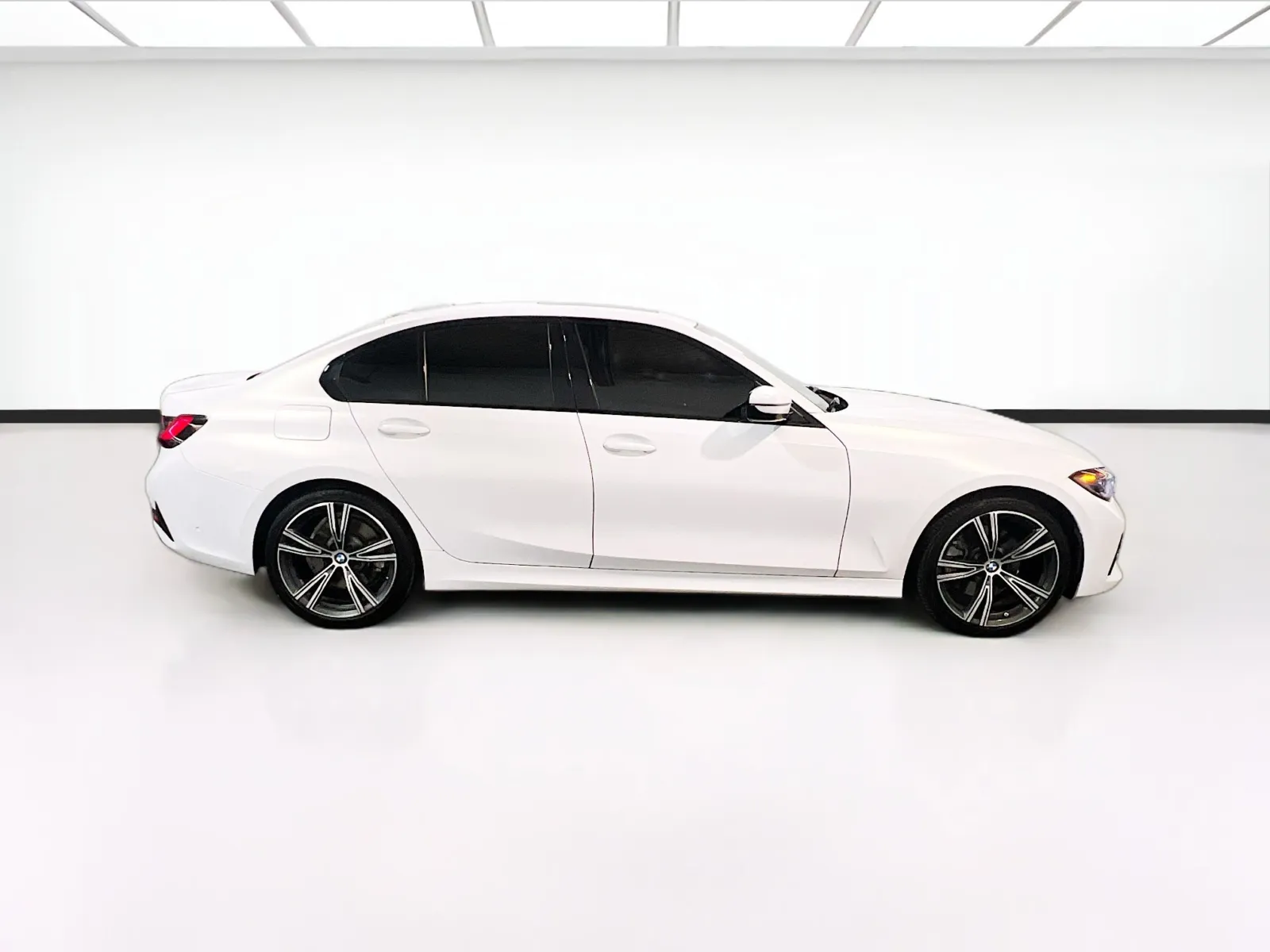 2022 BMW 3 Series 330i - Photo 24