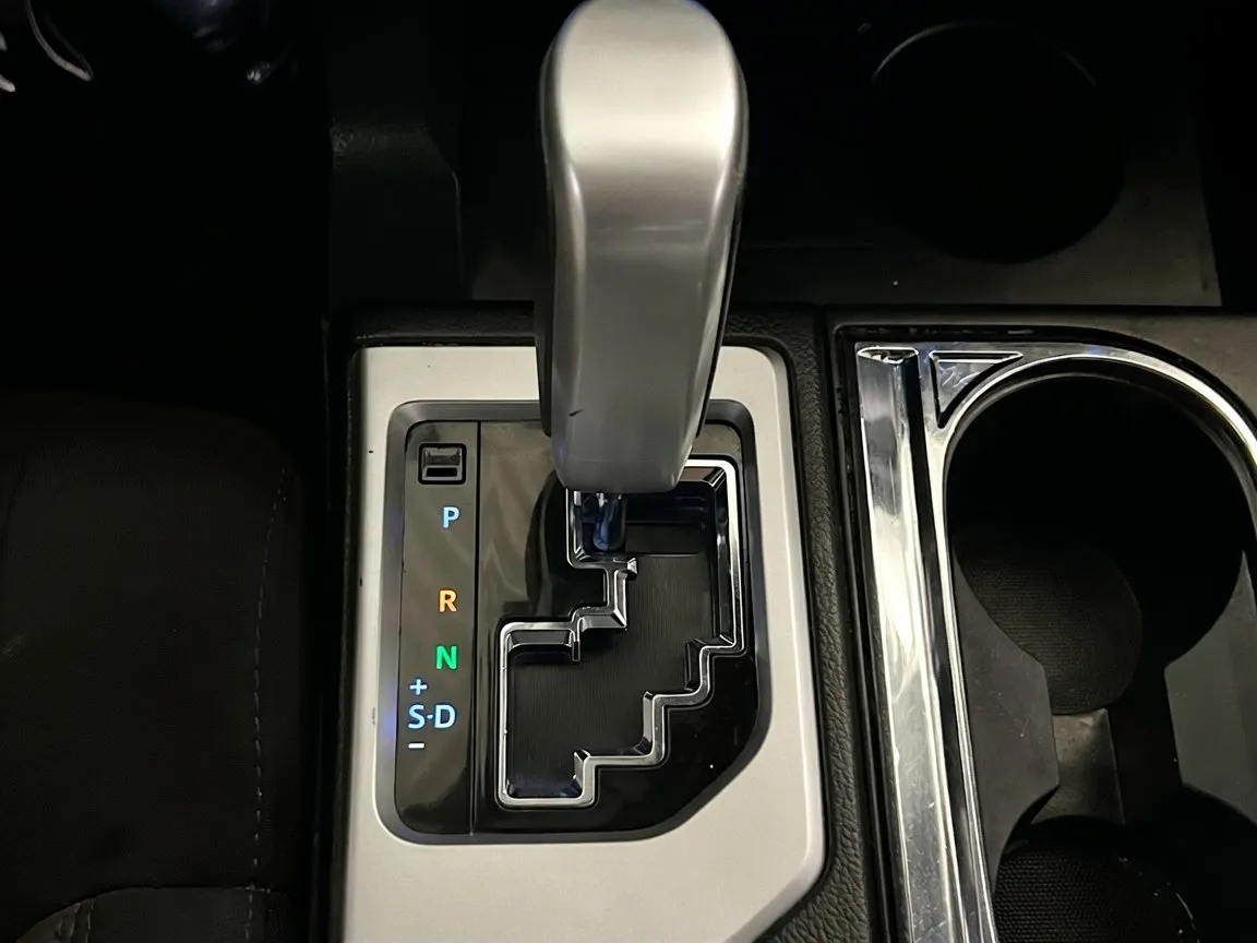 2018 Toyota Tundra SR5 - Photo 12