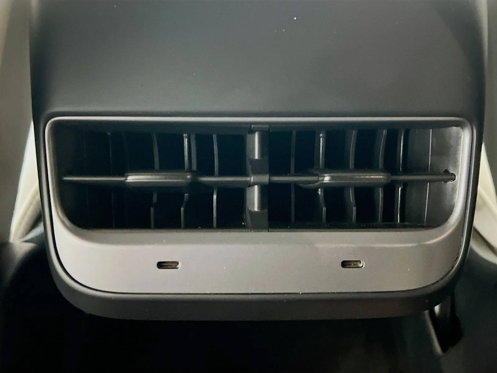 2022 Tesla Model Y Long Range - Photo 18