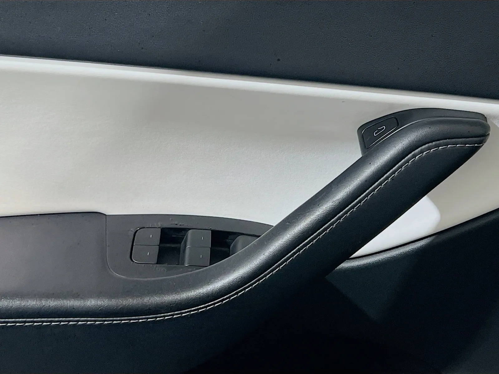 2022 Tesla Model Y Long Range - Photo 14