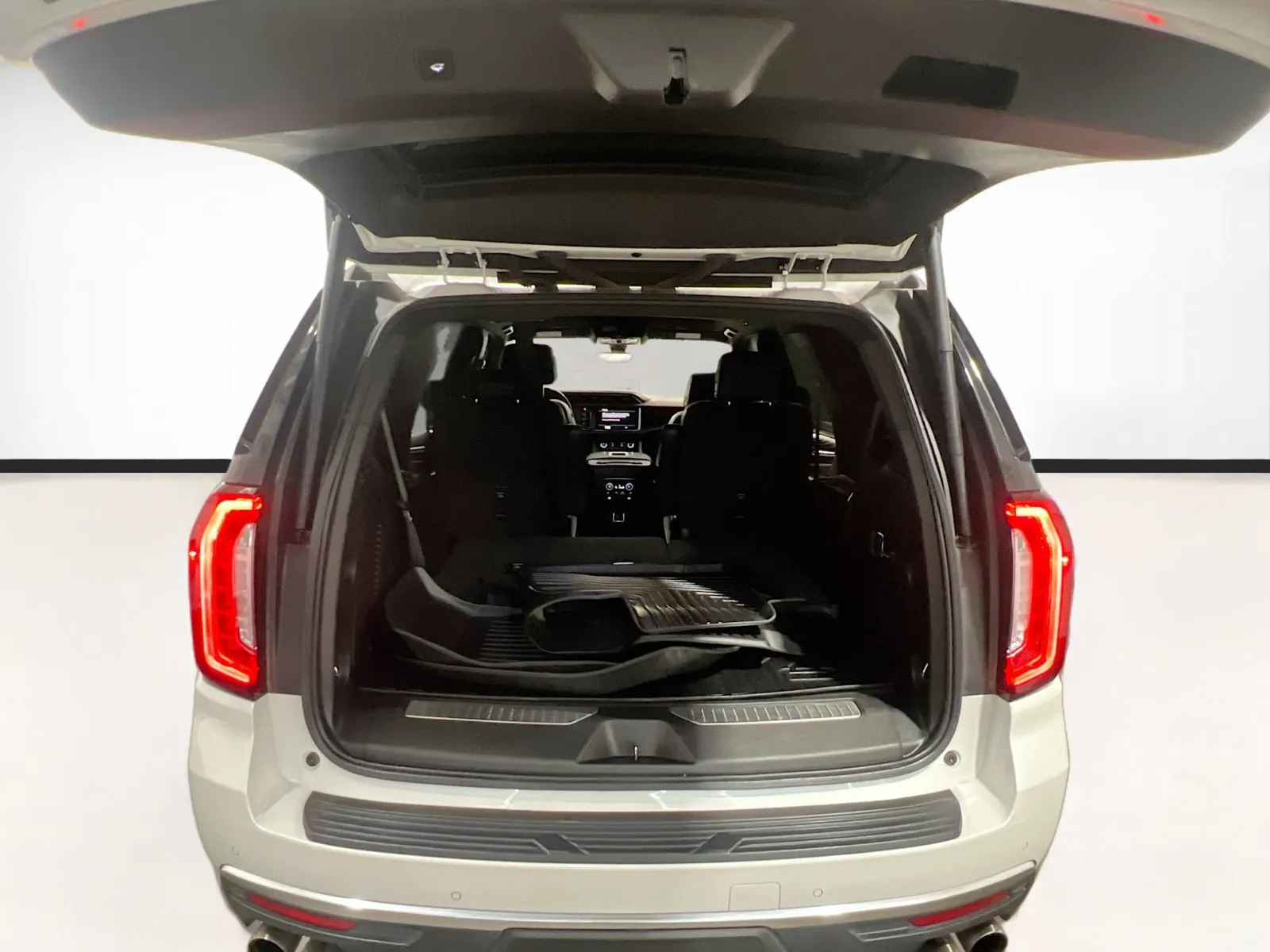 2021 GMC Yukon Denali - Photo 20