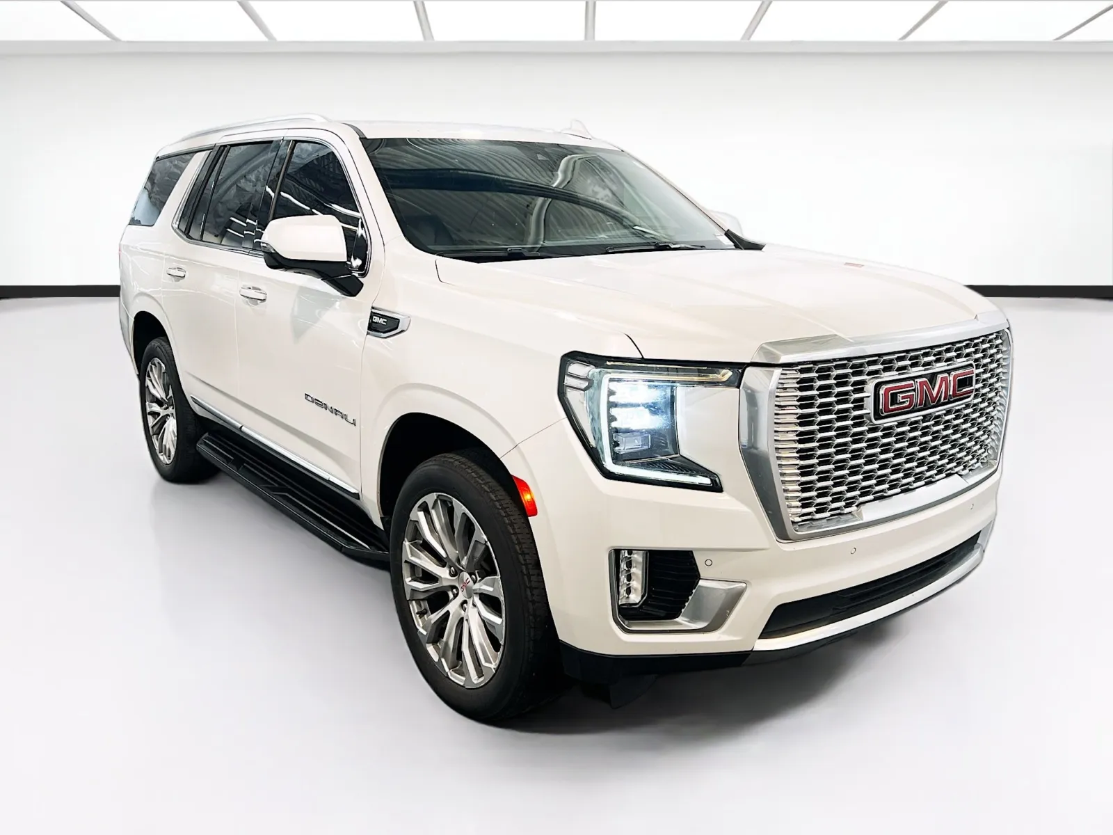 2021 GMC Yukon Denali - Photo 3