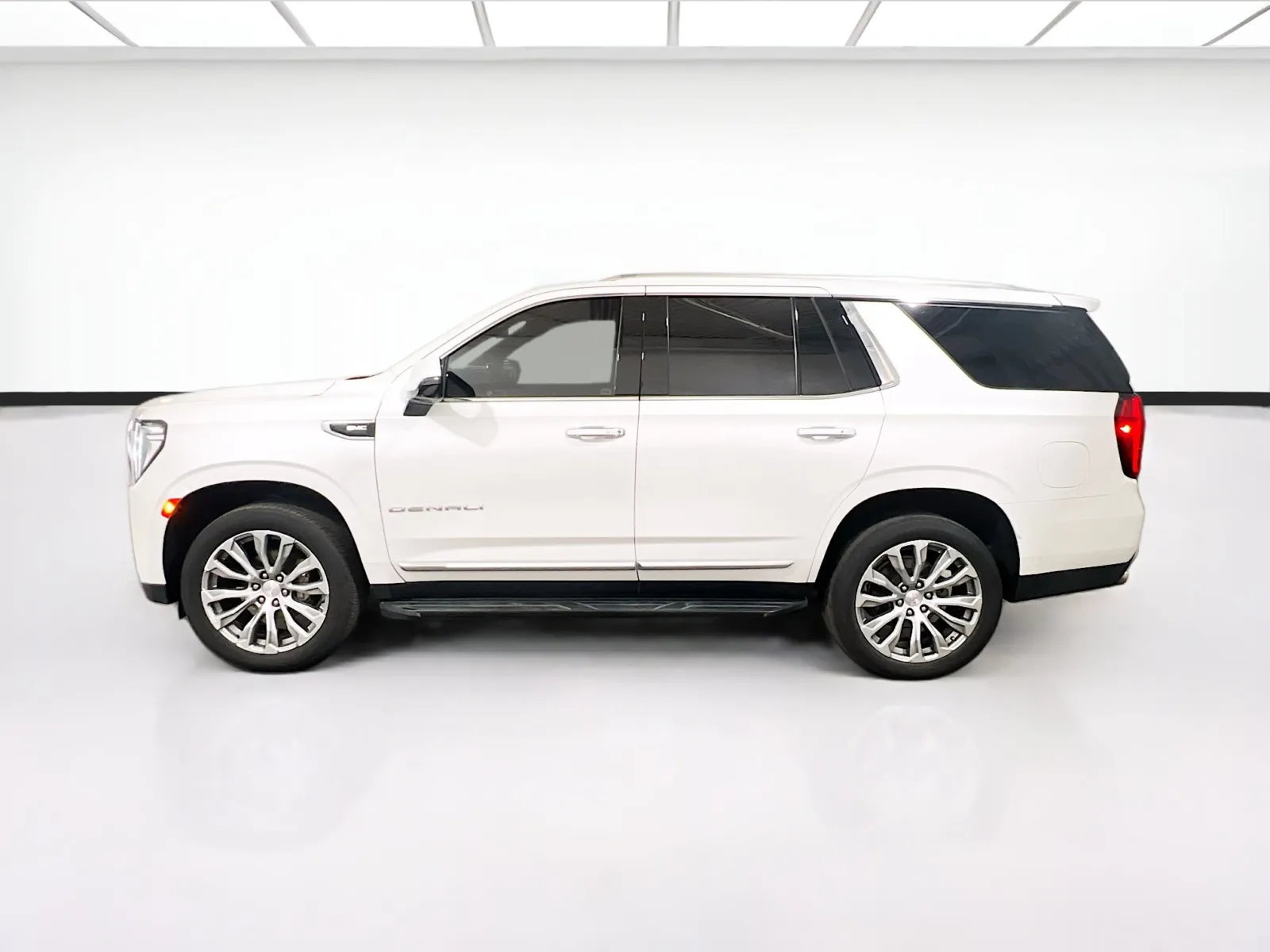 2021 GMC Yukon Denali - Photo 24