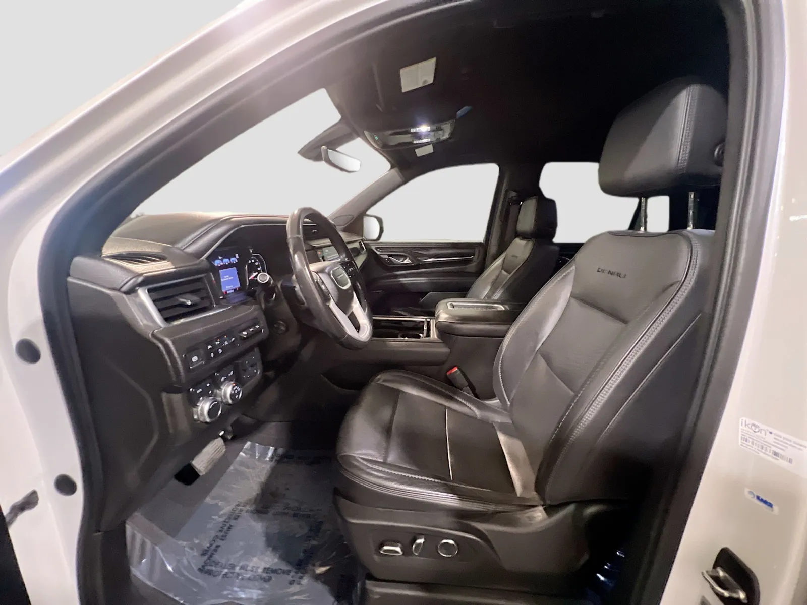 2021 GMC Yukon Denali - Photo 16