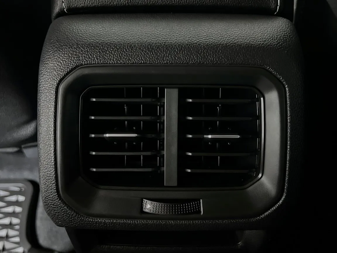 2023 Volkswagen Taos SEL - Photo 20