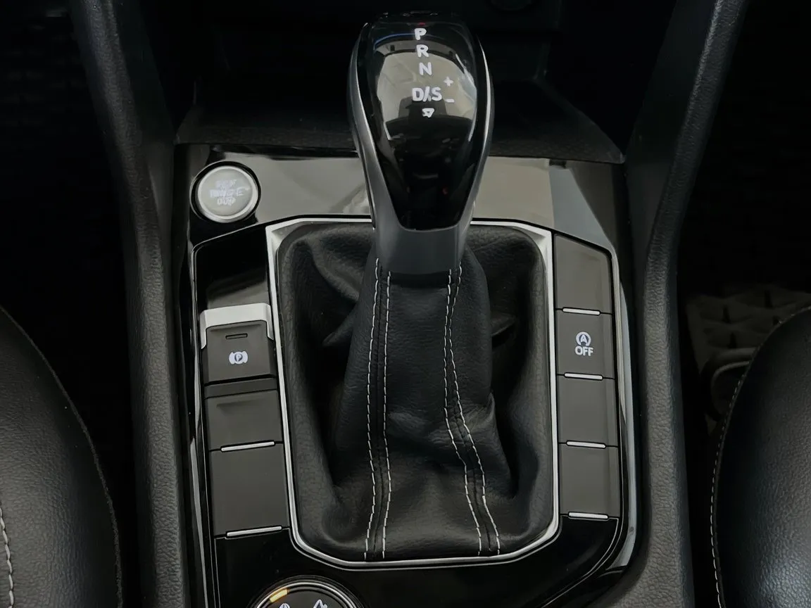 2023 Volkswagen Taos SEL - Photo 13