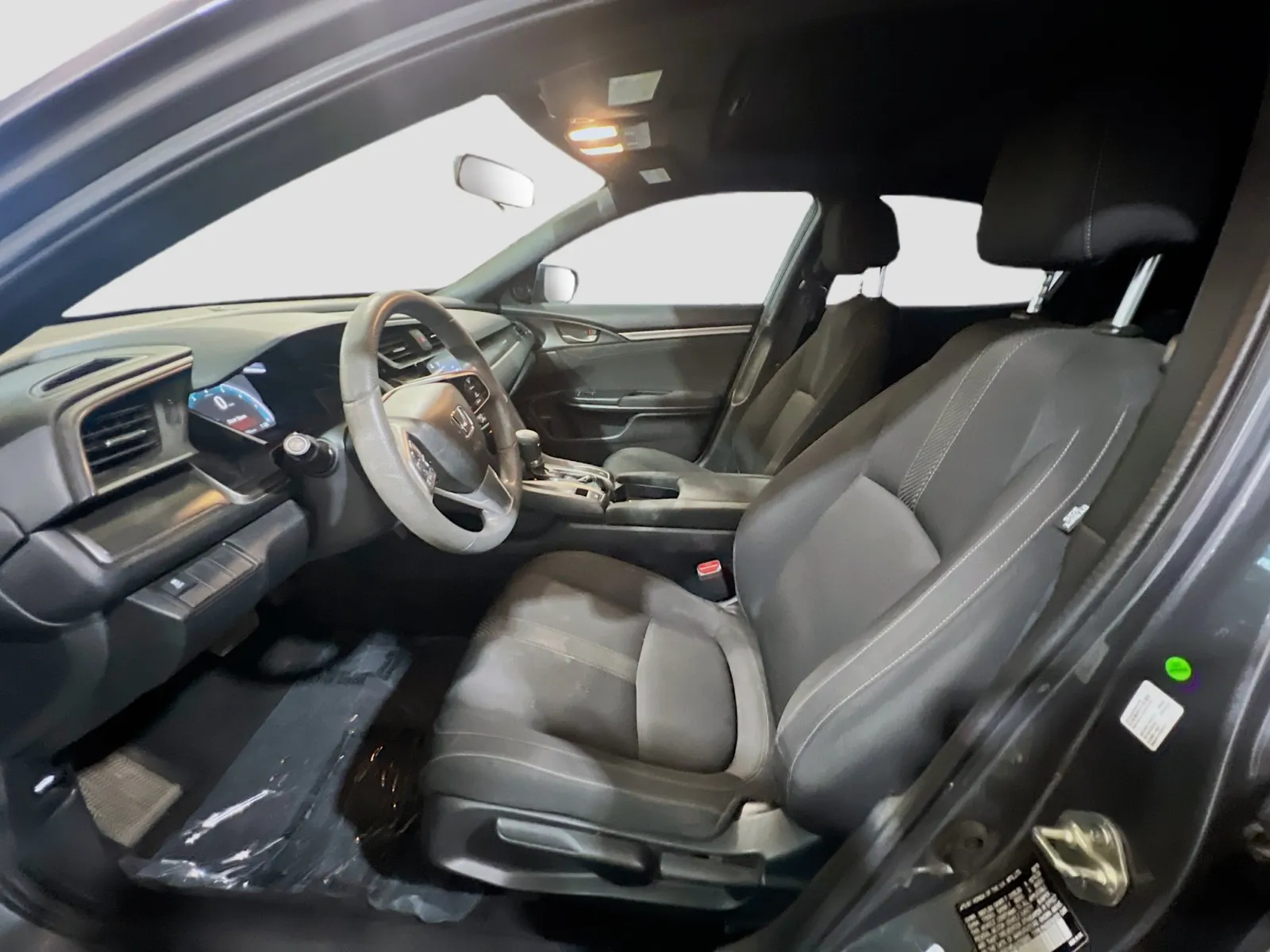 2018 Honda Civic Hatchback EX - Photo 14