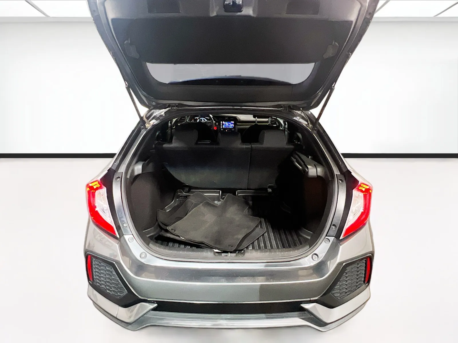 2018 Honda Civic Hatchback EX - Photo 18