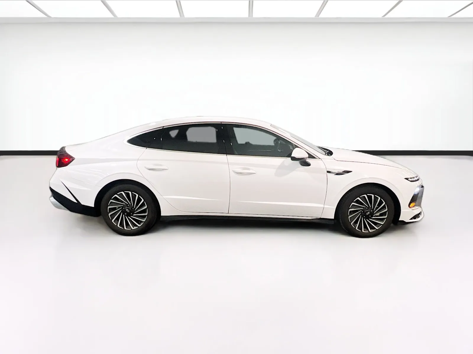2024 Hyundai Sonata Hybrid SEL - Photo 23