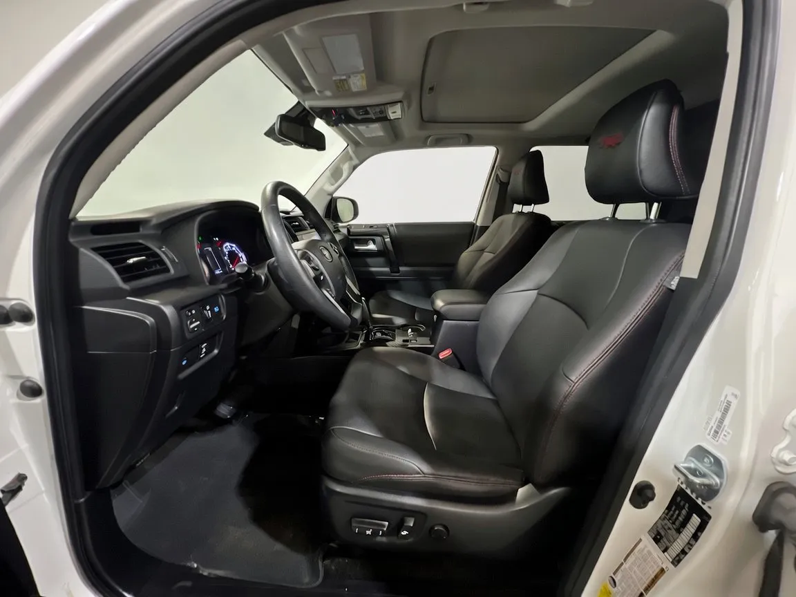 2020 Toyota 4Runner Venture - Photo 15