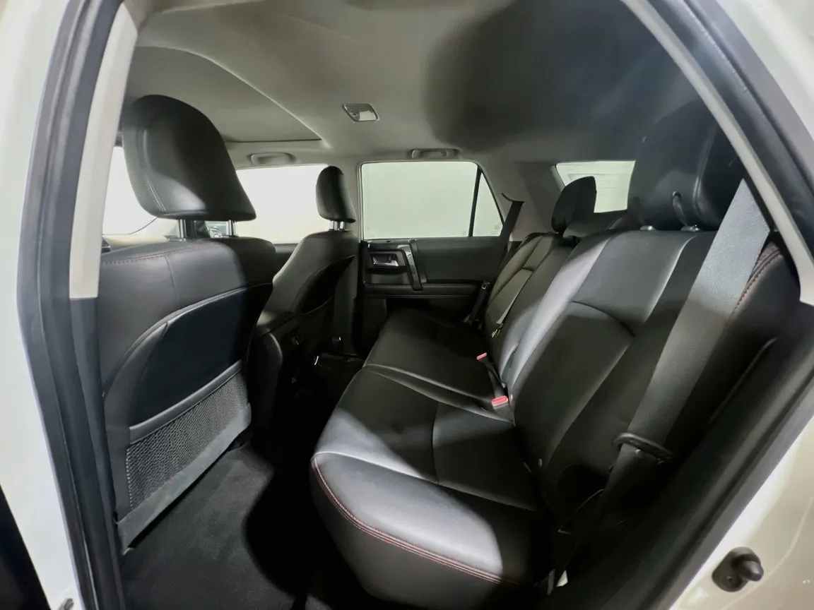 2020 Toyota 4Runner Venture - Photo 18