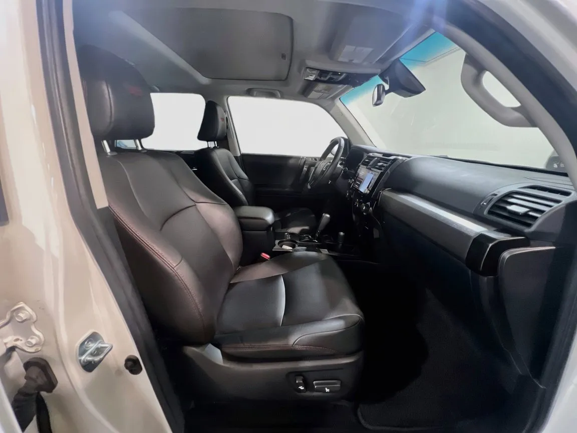 2020 Toyota 4Runner Venture - Photo 22