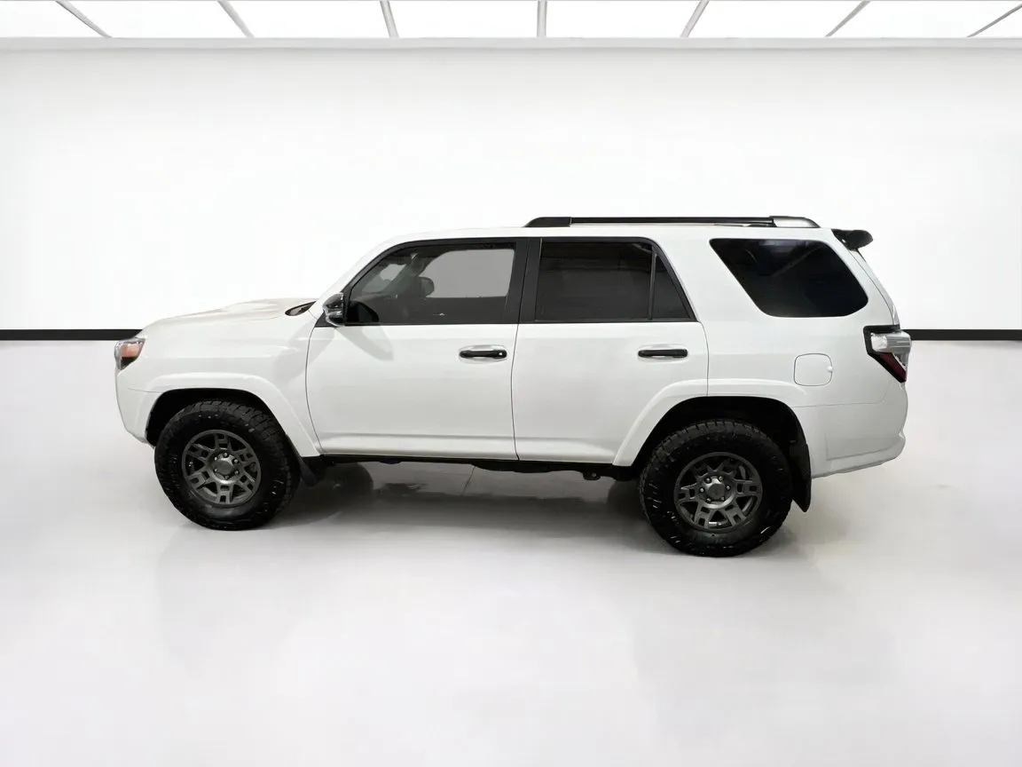 2020 Toyota 4Runner Venture - Photo 24