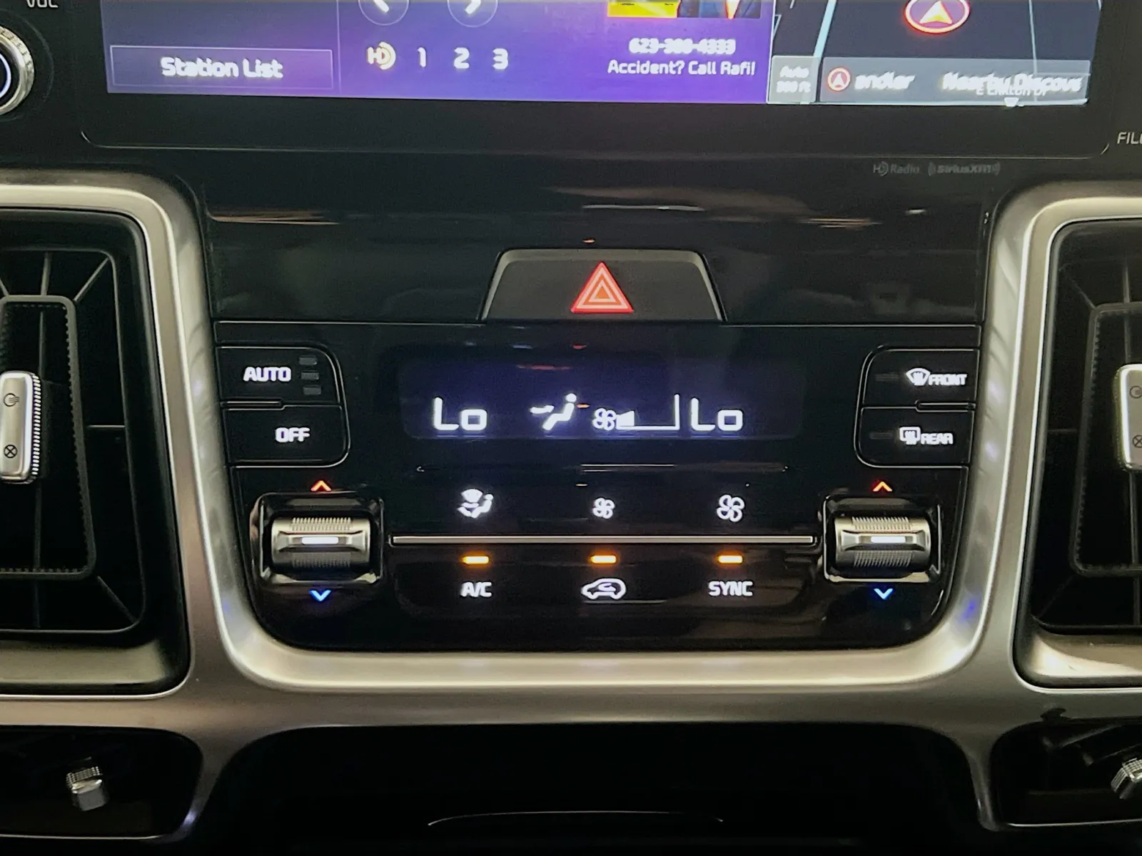 2023 Kia Sorento S - Photo 12