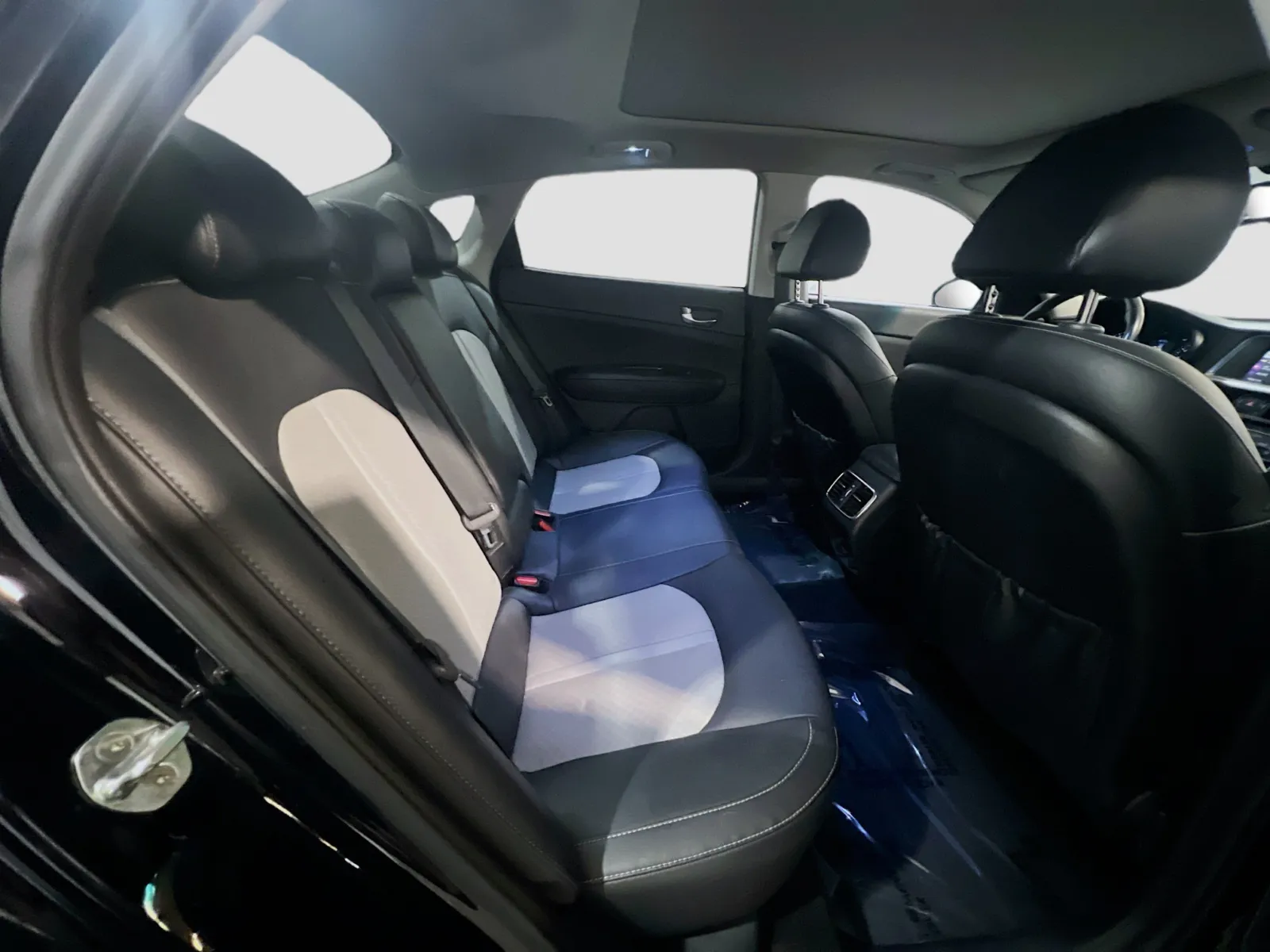 2019 Kia Optima EX - Photo 22