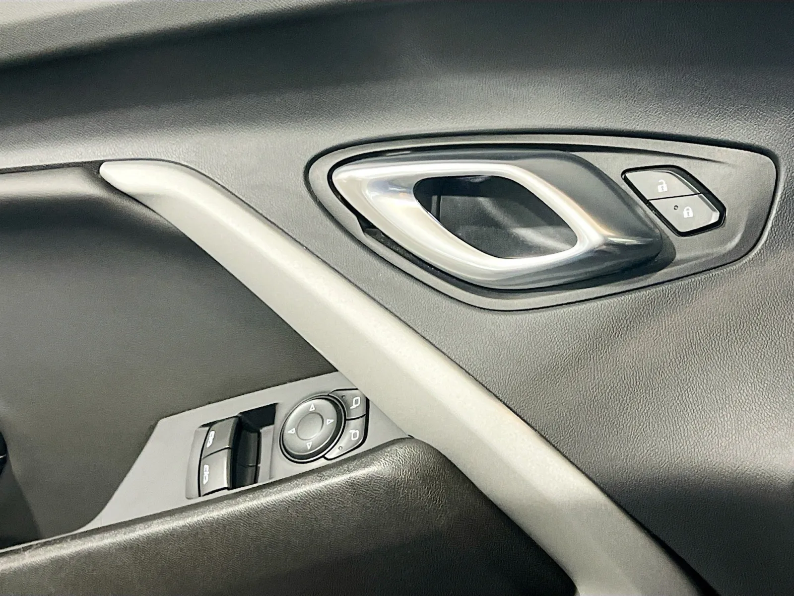 2023 Chevrolet Camaro 2LT - Photo 13