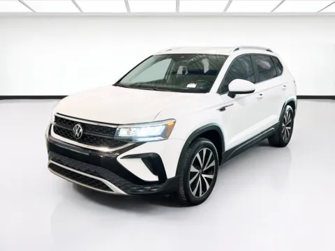 White 2023 Volkswagen Taos SE for sale in Chandler, AZ